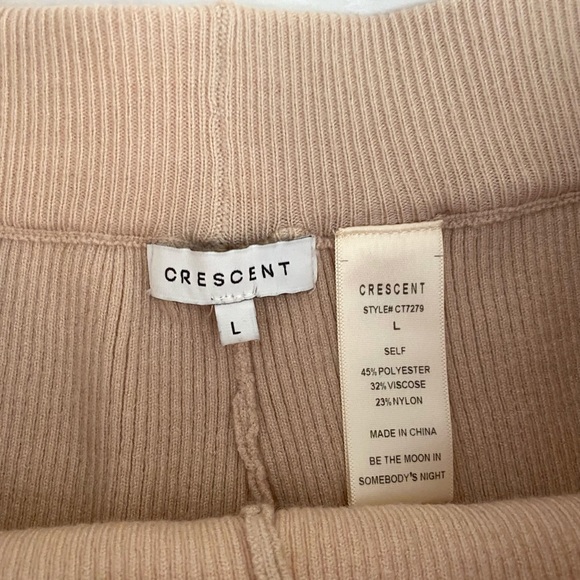 LIKE NEW Crescent lounge shorts size large! - Picture 4 of 5